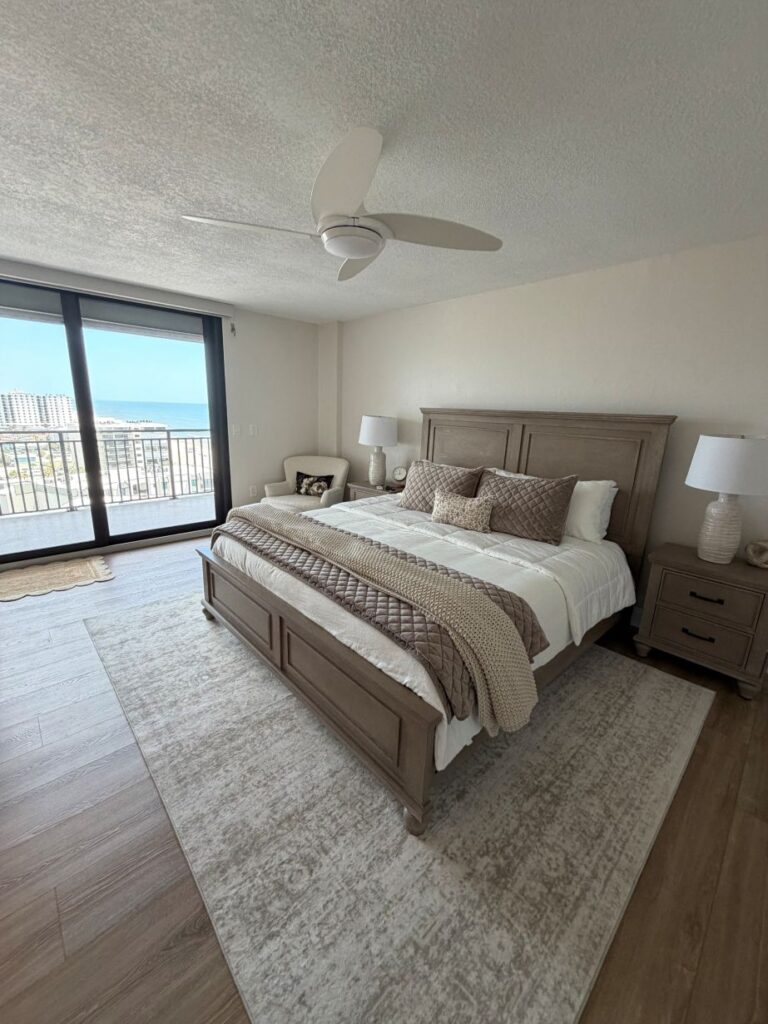 Cleaning Services in Daytona Beach, FL by Sunny Side Clean Team